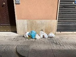 Catania: in Via Canfora gli operatori hanno nuovamente dimenticato di ritirare l&rsquo;umido