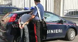 Rosolini: evade dai domiciliari e guida senza patente, arrestato