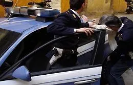 Catania: fermato senza patente, fugge a folle velocit&agrave; in viale Rapisardi