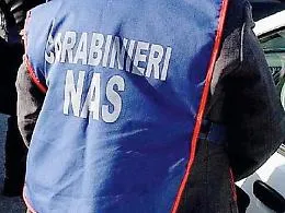 Nas in due due villaggi turistici del Messinese: cibo sequestrato e due denunce