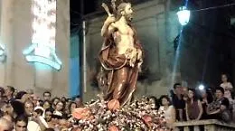 Corleone, la processione si ferma sotto casa di Riina: aperta inchiesta