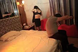 Torna con me o pubblico le nostre foto sexy: arrestato uno stalker catanese