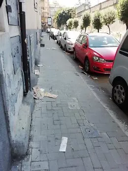Catania, Via Macchi: "Siamo condannati a vivere in mezzo alla spazzatura"!