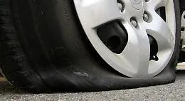 Tagliate le gomme dell'auto al giornalista Calogero Giuffrida. Indagano i carabinieri, la solidariet&agrave; di Assostampa
