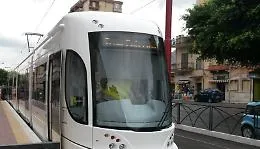 Palermo, tram presi a sassate: resteranno fermi per giorni