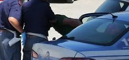 Siracusa, scambiano agenti per clienti: arrestata coppia di spacciatori