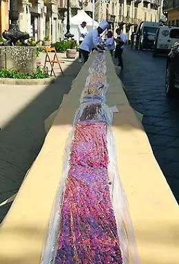 Mazzarino si riprende il primato: &egrave; di 1.004 metri il torrone pi&ugrave; lungo del mondo