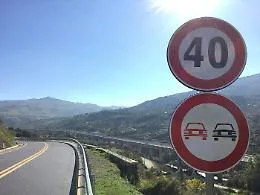 Strade siciliane, per la manutenzione si spende soltanto un euro al metro