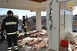 Catania, miscela di aria e gas sventra appartamento in via Sava: tre feriti
