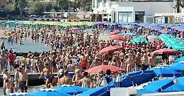 Spiagge piene e citta &ldquo;aperte&rdquo;, Ferragosto boom in Sicilia tra turisti e gitanti