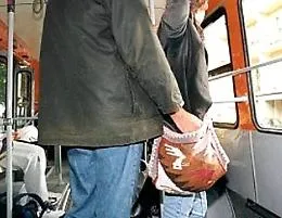 Turista derubato su bus a Palermo, denunciati due giovani