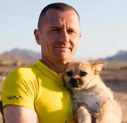 Dion e Gobi: storia d'affetto e d'amicizia tra un maratoneta e un cane