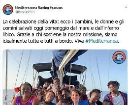 Salvini a nave Alex: &laquo;Andate a Malta&raquo;. La Ong: &laquo;Venite a prendere i migranti&raquo;