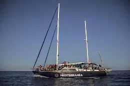 Nave Alex ha attraccato a Lampedusa, Salvini: &laquo;Non autorizzo nessuno sbarco&raquo;