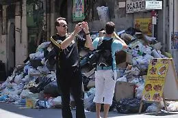 Oltre dieci tonnellate di rifiuti in strada: a Palermo &egrave; emergenza