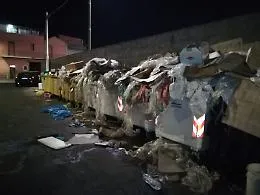 Catania: Via S. G. La Rena &egrave; diventata la via della "spazzatura"
