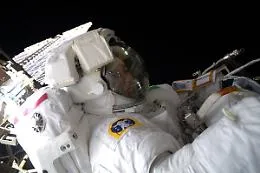 Per AstroLuca, a testa in gi&ugrave;, la passeggiata spaziale pi&ugrave; dura