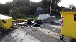 Viale Benedetto Croce: un bell'esempio dell'incivilt&agrave; catanese