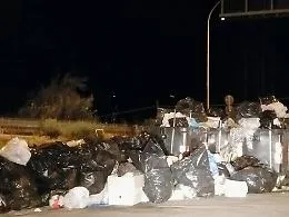 Agrigento: una "cintura" di rifiuti circonda la citt&agrave;