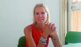 Il cuore di Julia, l'ex hostess tedesca che aiuta i poveri : &laquo;Cos&igrave; sono felice&raquo;