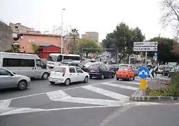 Catania: rotatoria di Nesima, la situazione si complica