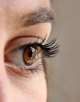 Infezione all'occhio dopo intervento di cataratta in una clinica privata: 30 casi nella Sicilia Orientale.  Aperta un'inchiesta