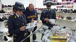 Palermo, sequestrate 18 mila paia di scarpe col marchio contraffatto
