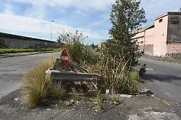 Catania, zona industriale in abbandono
&laquo;Cos&igrave; Comune e Irsap bloccano i lavori&raquo;