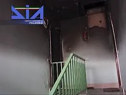 Appiccarono il fuoco per costringere un'anziana a lasciare la casa