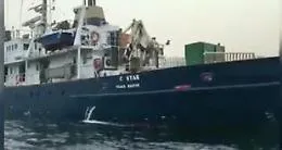 La nave razzista non arriver&agrave; a Catania: equipaggio arrestato a Cipro per traffico di esseri umani