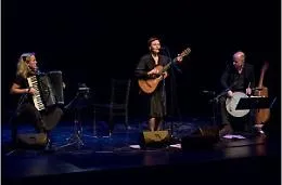 Etta Scollo canta Rosa Balistreri a 90 anni dalla nascita della pasionaria del folk