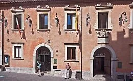 Taormina, genitori in piazza: &laquo;Vogliamo scuole pi&ugrave; sicure&raquo;