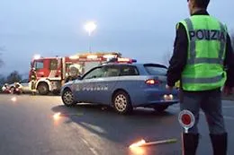 Sbanda, si ribalta e finisce fuori dall'auto: giovane di Pietraperzia muore sulla Ss117