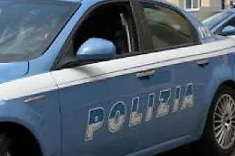 Bimbo di due anni ucciso in casa a Milano, &egrave; caccia al padre