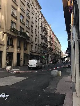 Paura per attentato a Lione: esplode pacco bomba. Otto feriti