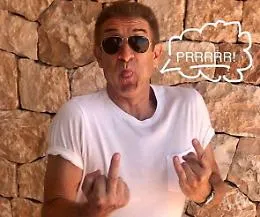 Incidente per seminare i paparazzi, Ezio Greggio risponde con &laquo;gesti eloquenti&raquo;