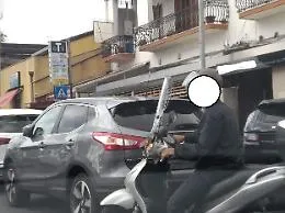 Catania: caos ad Ognina alimentato dalle auto in "tripla" fila