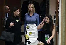 Il prosperoso d&eacute;coll&eacute;te di Ivanka all'Onu fa discutere pi&ugrave; dell'impeachment per il padre