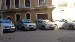 Catania, Via Vecchia Ognina: "Parcheggio creativo, impunit&agrave; certa"