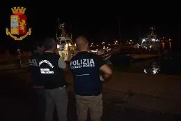 Migranti: testimoni e selfie accusano scafista, un fermo a Pozzallo