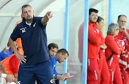 Calcio Catania, esonerato l'allenatore Camplone: il comunicato della societ&agrave;
