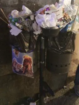 Catania: insufficienza di pattumiere in Piazza Universit&agrave;