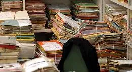 Dal certificato di esistenza in vita al &laquo;pluviometro obsoleto&raquo;, le storie dei siciliani in lotta con la burocrazia regionale