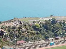 Taormina, ultimatum per salvare l'elipista costruita su un terreno privato