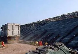 Caos rifiuti in Sicilia, corsa contro il tempo per scongiurare il commissariamento