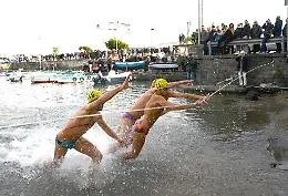 Domani a Catania la San Silvestro a mare, il tradizionale tuffo tra il goliardico e l'impresa sportiva