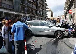 Catania, dalla Cina con furore Lo rapinano e lui si fa giustizia