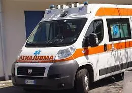 Donna di 64 anni trovata morta in casa, indagini in corso