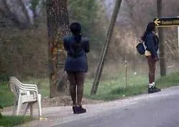 Fuga dall&rsquo;inferno per diventare schiave del sesso sui marciapiede della Sicilia