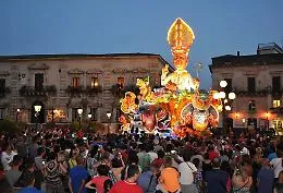 Il carnevale estivo, maschere e allegria